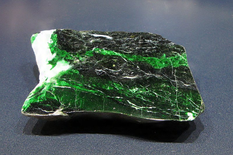 Grzebień jadeitowy do masażu głowy Grzebień jadeitowy do masażu głowy