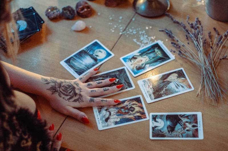 Karty Tarota u wróżki