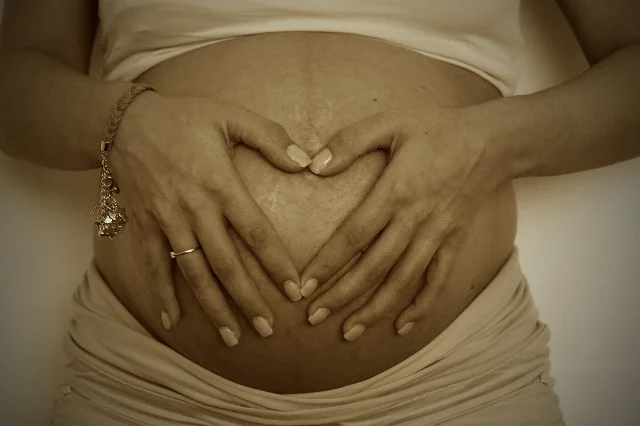 Fot. Pixabay / [url=http://pixabay.com/en/pregnant-belly-baby-mother-mama-437654/]mijoko[/url] / [url=http://pixabay.com/en/service/terms/#download_terms]CC0 Public Domain[/url]