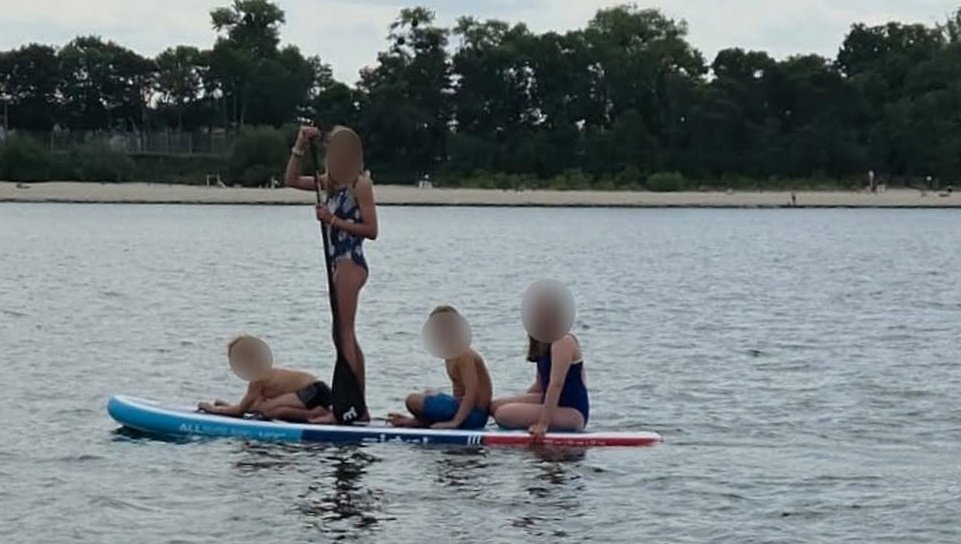 Dryfowali na SUP-ie po Zatoce Gdańskiej. Czwórkę dzieci uratował patrol wodny