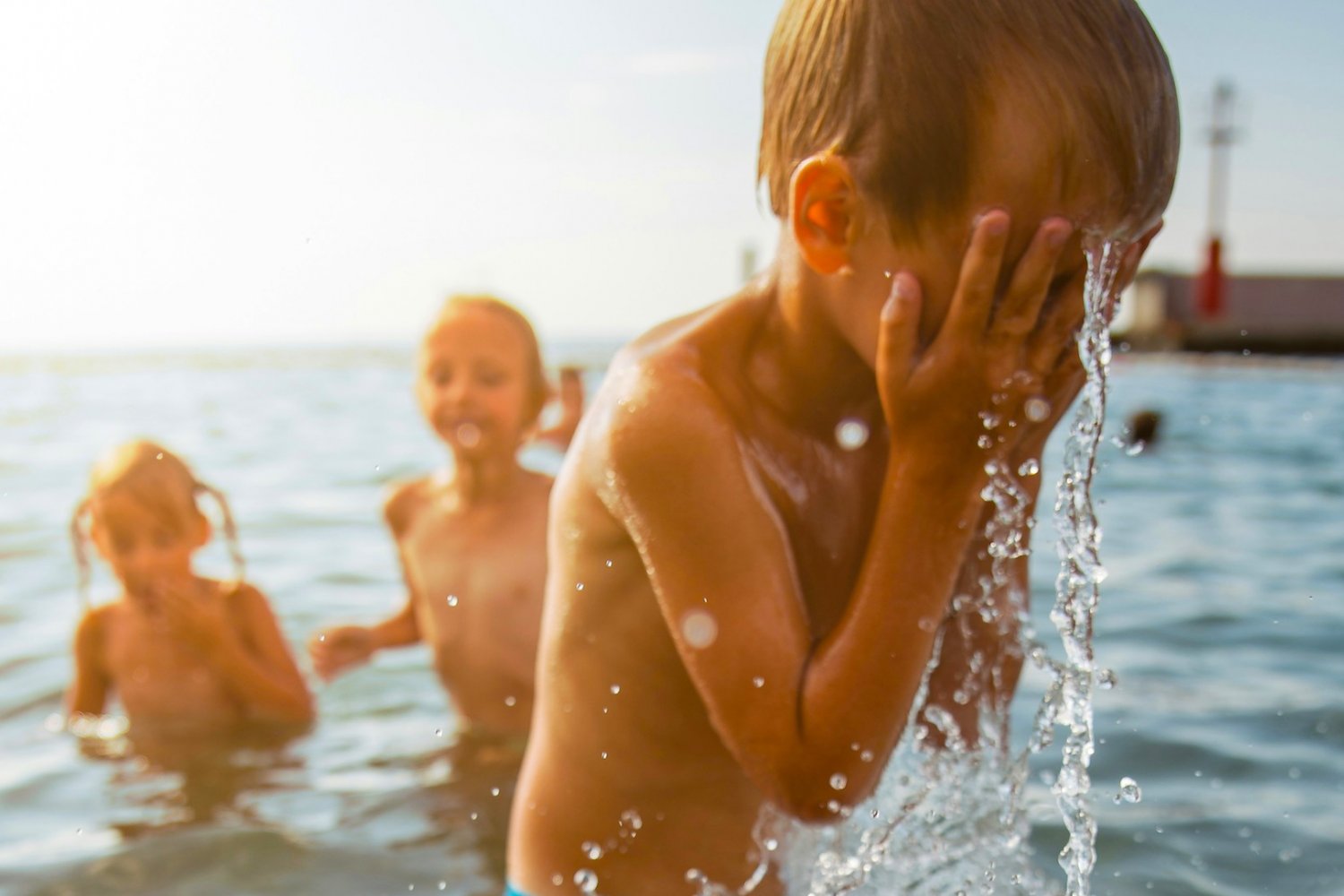 dzieci na plaży dzieci na plaży