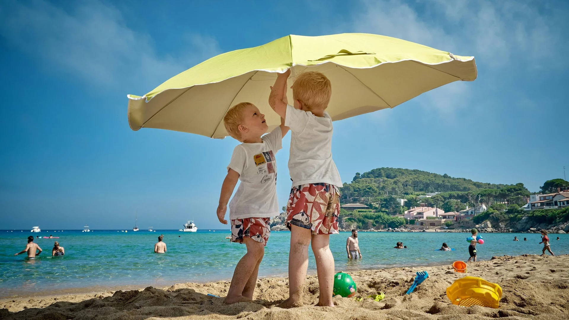 dzieci na plaży dzieci na plaży