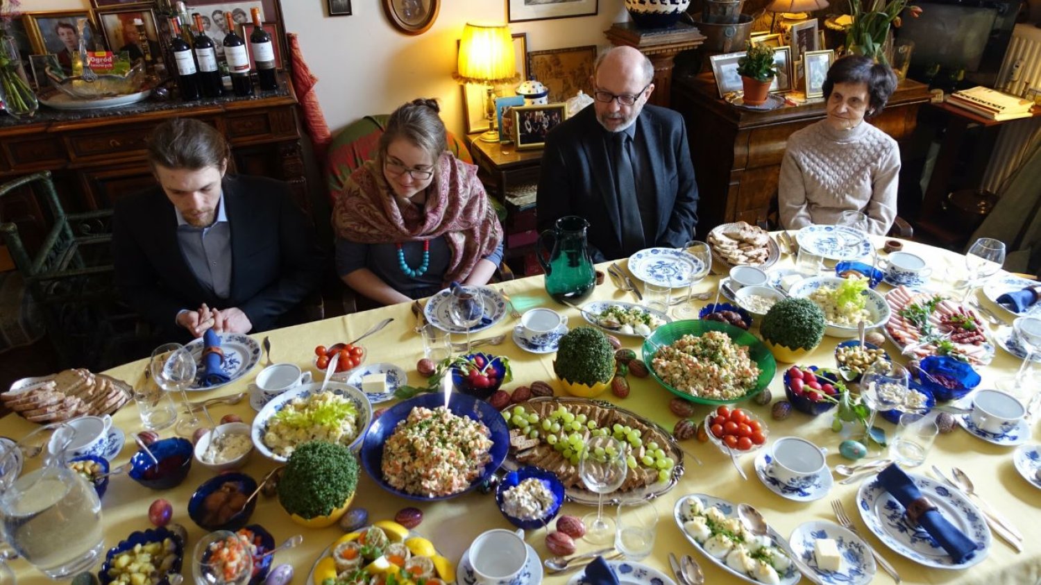 Czy rodzinna Wielkanoc musi przypominać tragikomedię?
