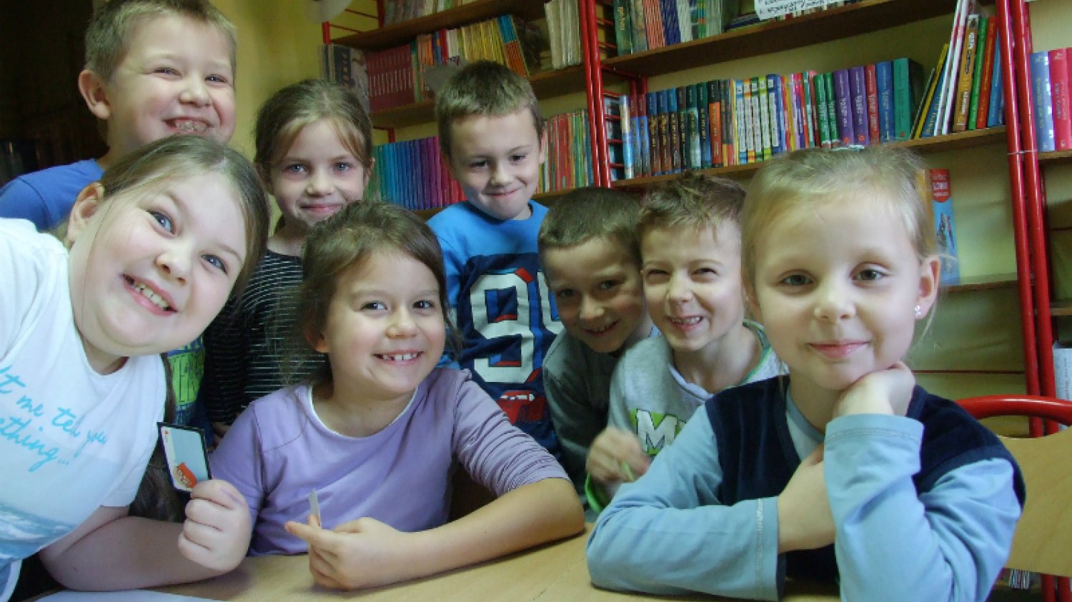 MegaMisja to program edukacyjny, który podnosi cyfrowe kompetencje nauczycieli, a dzieciom w świetlicy pomaga odkryć dobre i bezpieczne strony nowoczesnych technologii