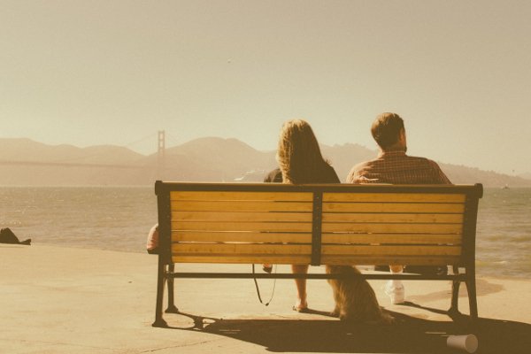 Fot. Pexels / [url=https://www.pexels.com/photo/bench-sea-sunny-man-717/]unsplash.com[/url]/[url=https://www.pexels.com/photo-license/]CC0 License[/url]