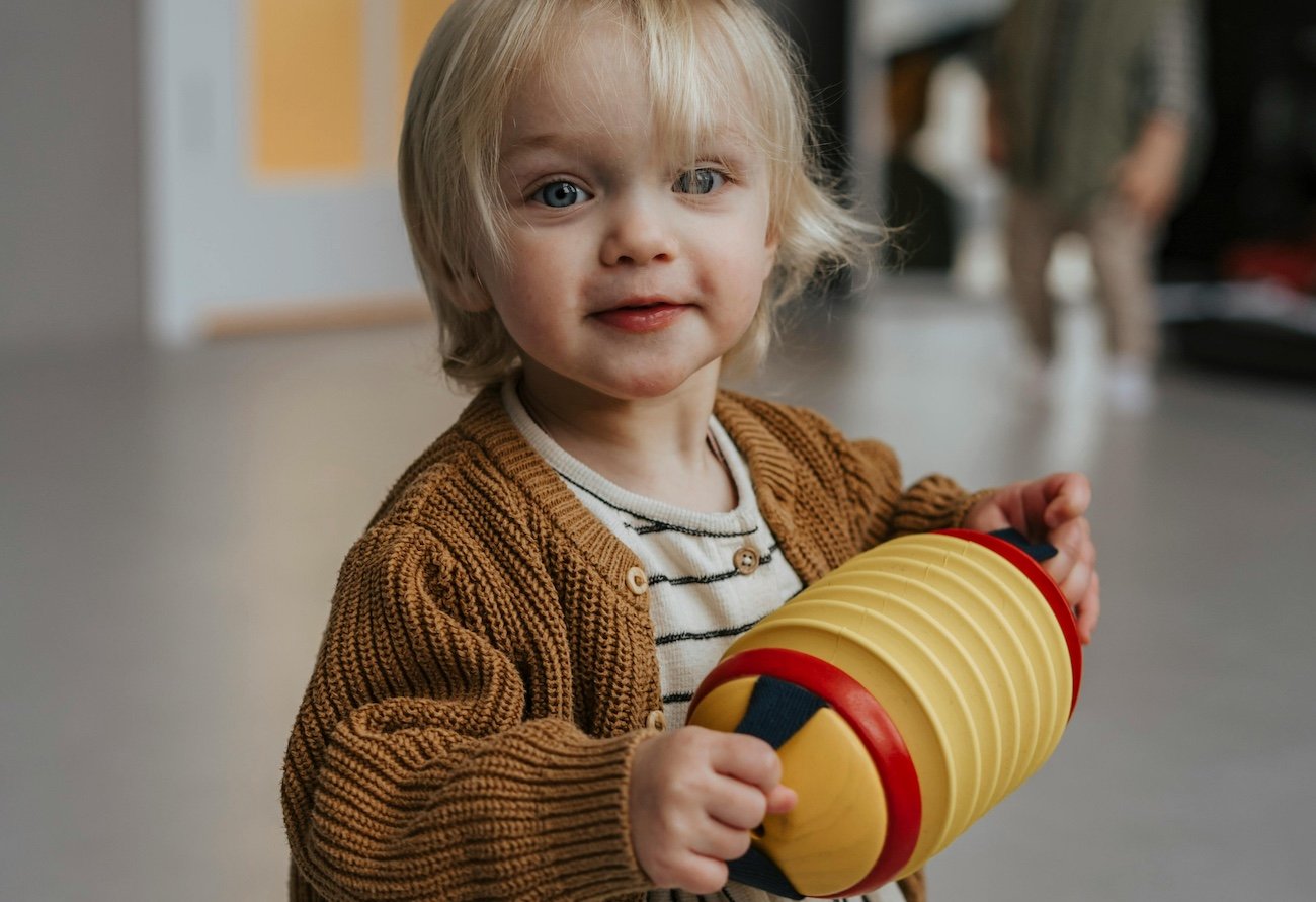 Oto 10 aktywności, które nie tylko wzbogacą codzienne życie twojego dziecka, ale również pomogą mu rozwijać się w pełni.