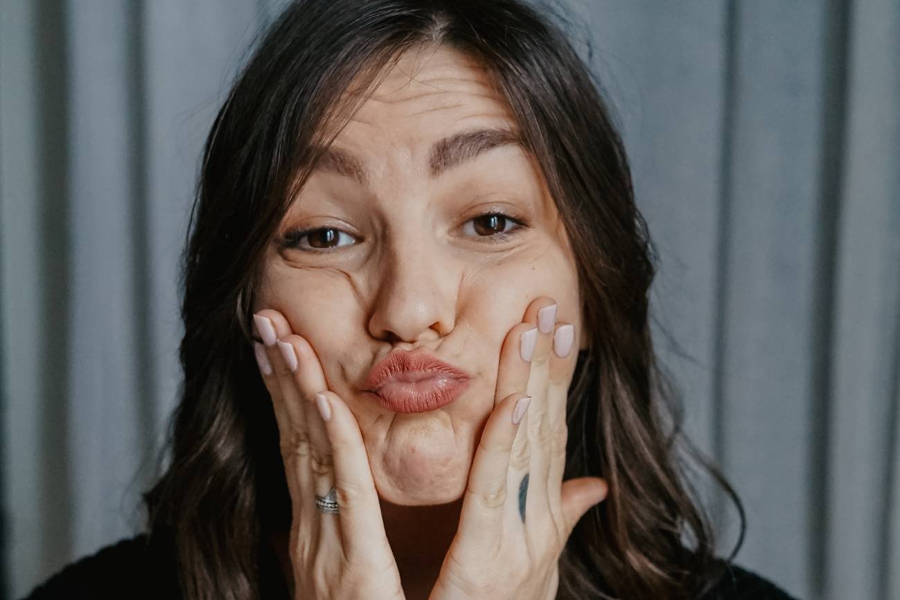 masaż lodem, skin icing, trik urodowy, błyskawiczny trik na cerę