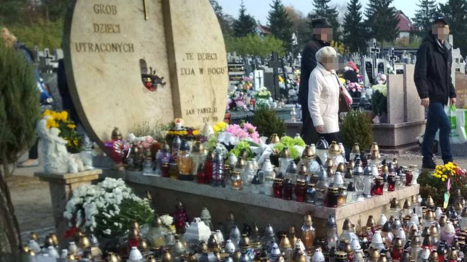 Cmentarz w Ostrołęce.