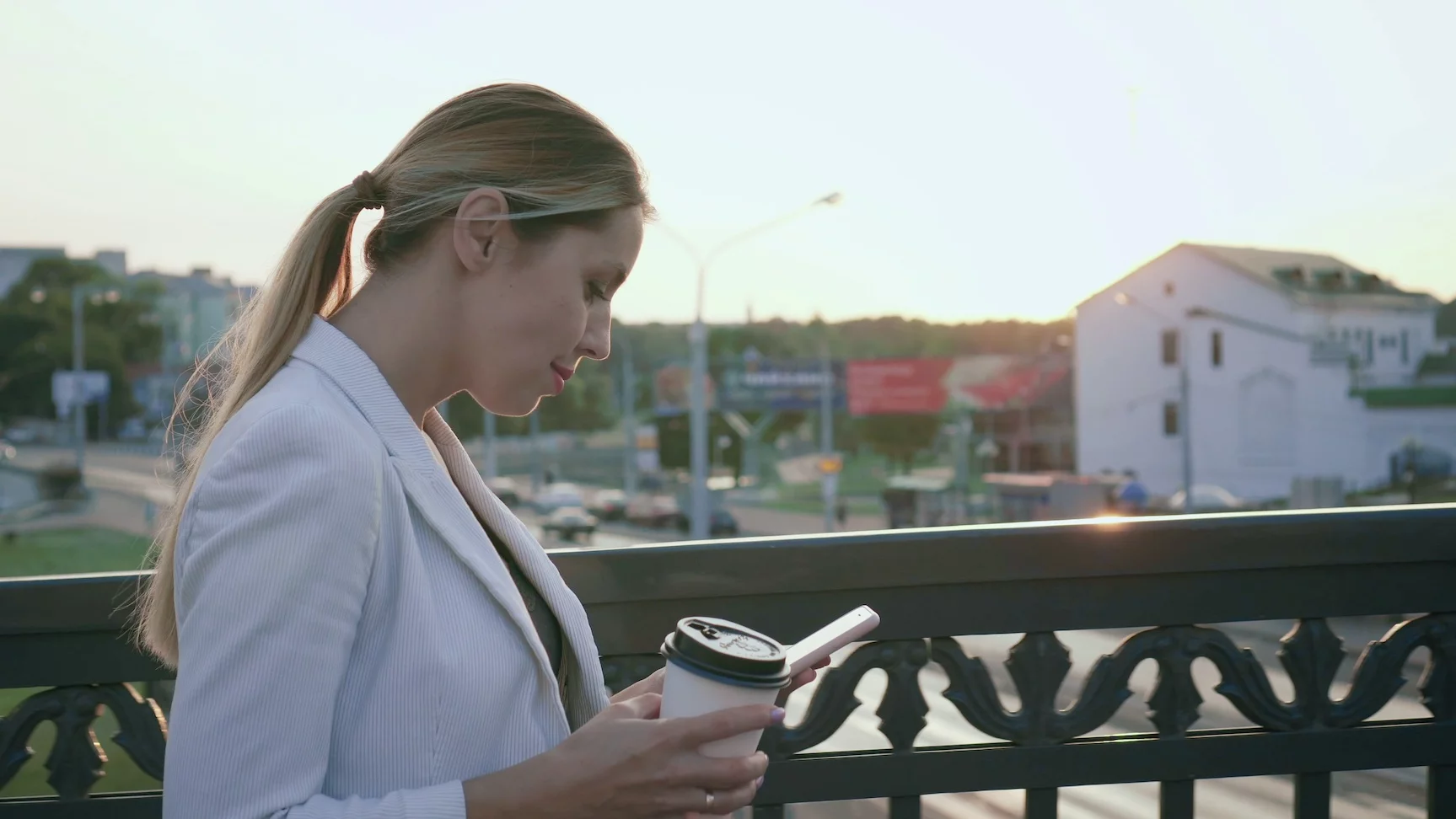 "Nie imprezuje, stawia na rozwój". Oto, kim naprawdę jest polska "bezdzietna lambadziara"