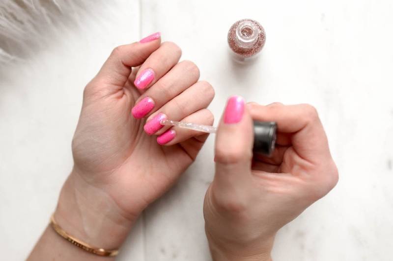 Lakier do paznokci w lodówce? Jak przechowywać lakiery