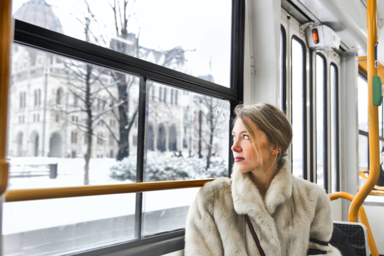 Nie jesteś szczęśliwa w życiu i boisz się zmienić? To pułapka kosztów utopionych