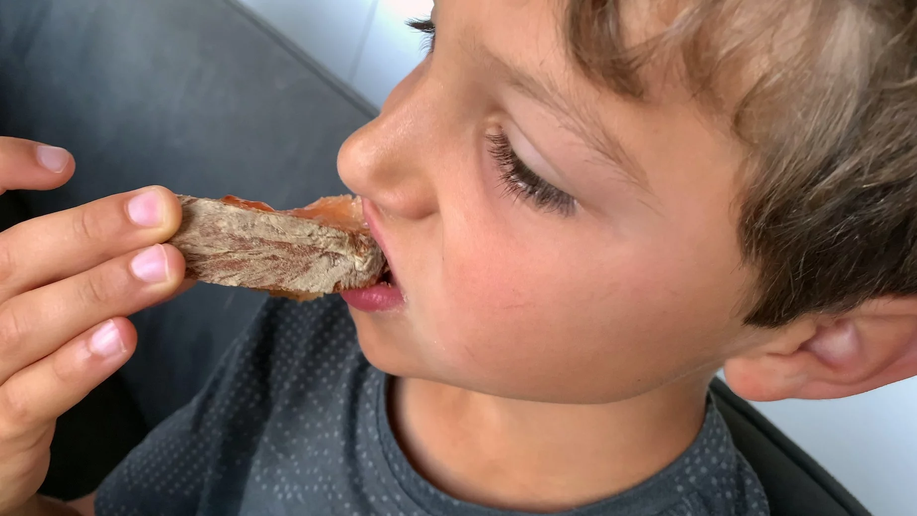 Czy odrobaczać dzieci profilaktycznie? Psychodietetyk: "Najpierw pomyślałabym o diecie"