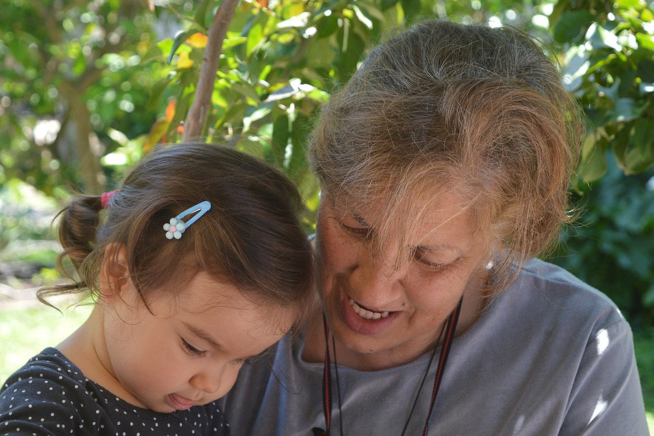 przemoc, dziadkowie, wnuczka, klaps