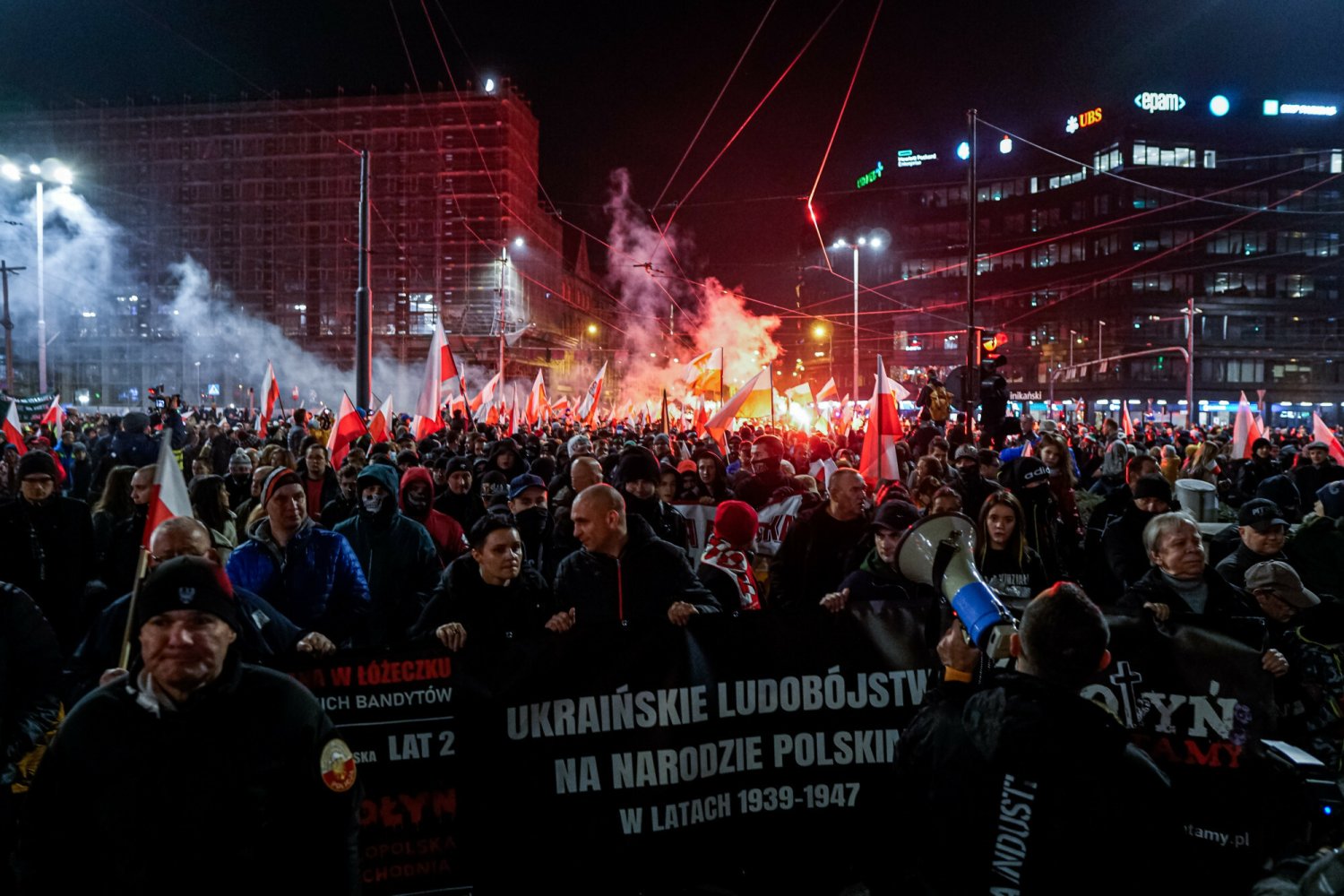 Mąż chce zabrać dziecko na Marsz Niepodległości. To nie jest bezpieczne