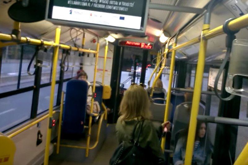 W autobusie ZTM zaczęła rodzić kobieta.
