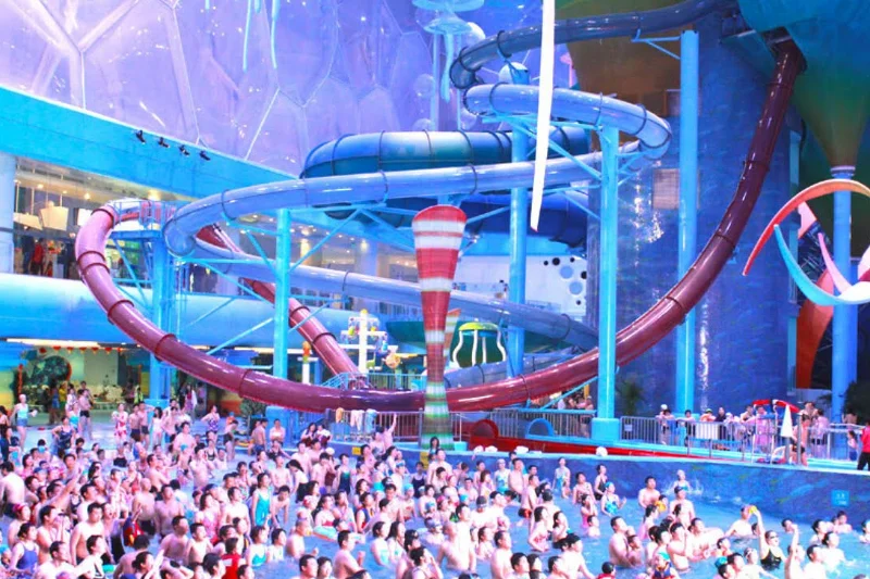 Park wodny Happy Magic Water Cube powstał po zagospodarowaniu przestrzeni w budynku Pływalni Olimpijskiej w Pekinie
