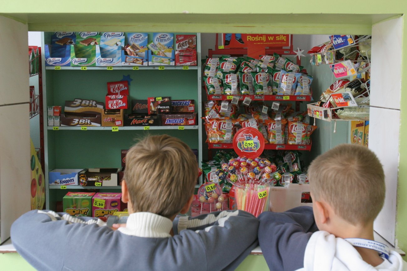 Szkoły łamią prawo od lat. Za to grozi 5 tys. zł kary – a nikt o tym nie mówi