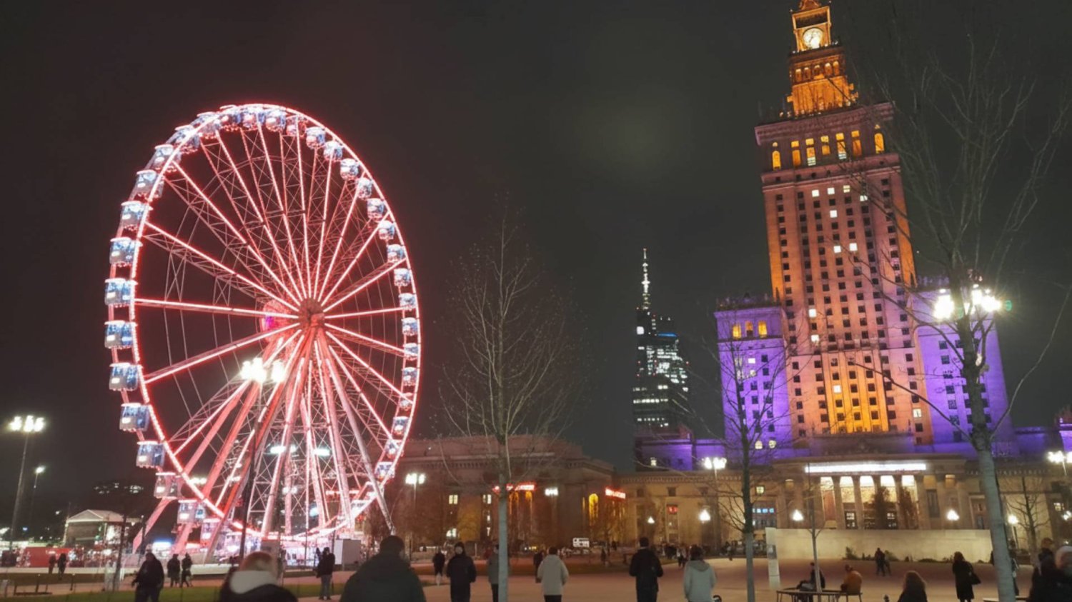 jarmark bożonarodzeniowy w Warszawie pod PKiN jarmark bożonarodzeniowy w Warszawie pod PKiN