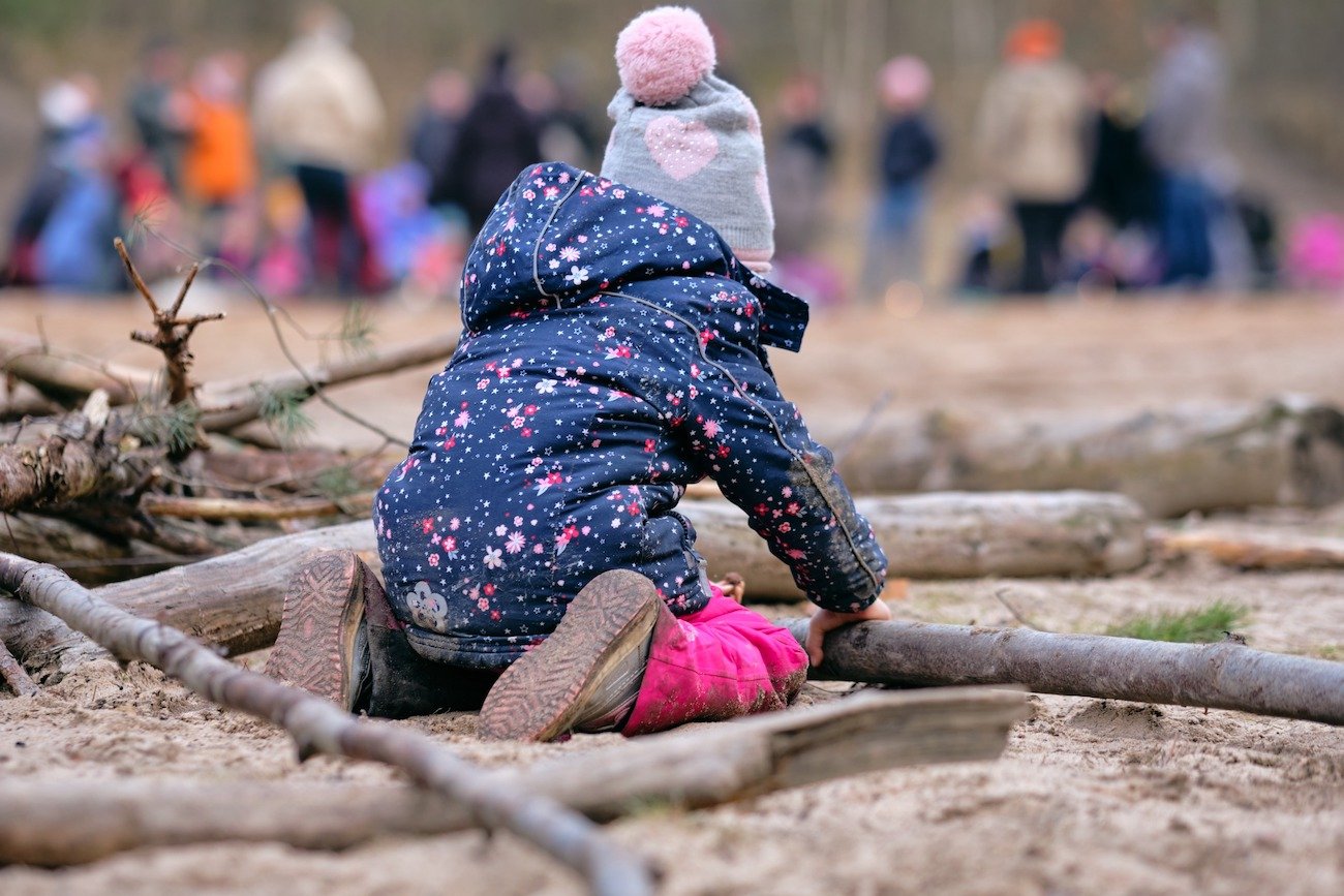 Tych ubrań na zimę nie zakładaj dziecku do przedszkola. Nauczycielki przedszkolne przygotowały listę