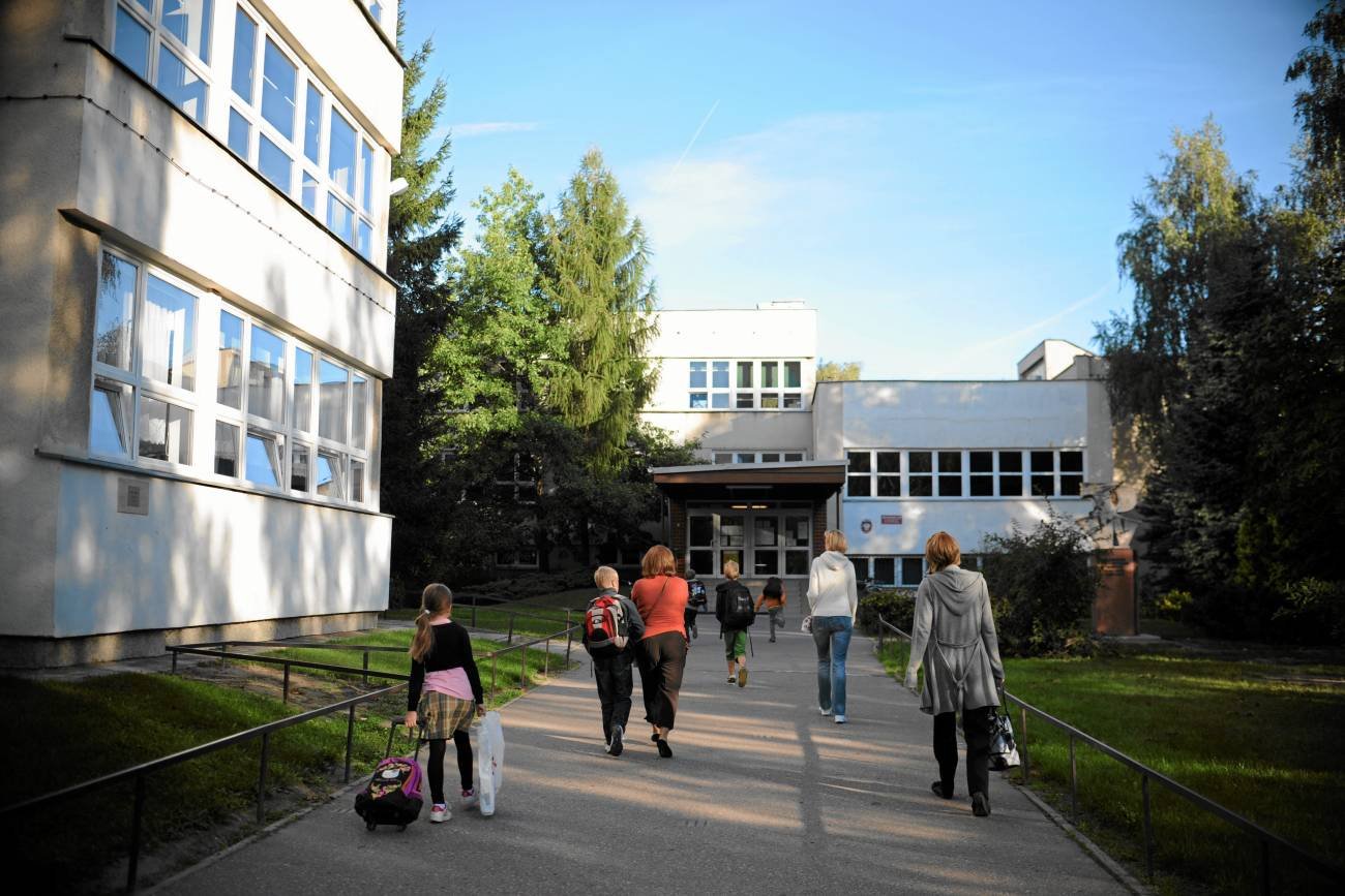 Klasyczne zebranie rodziców w szkole. Zamiast problemów dzieci, drama o papier do ksero