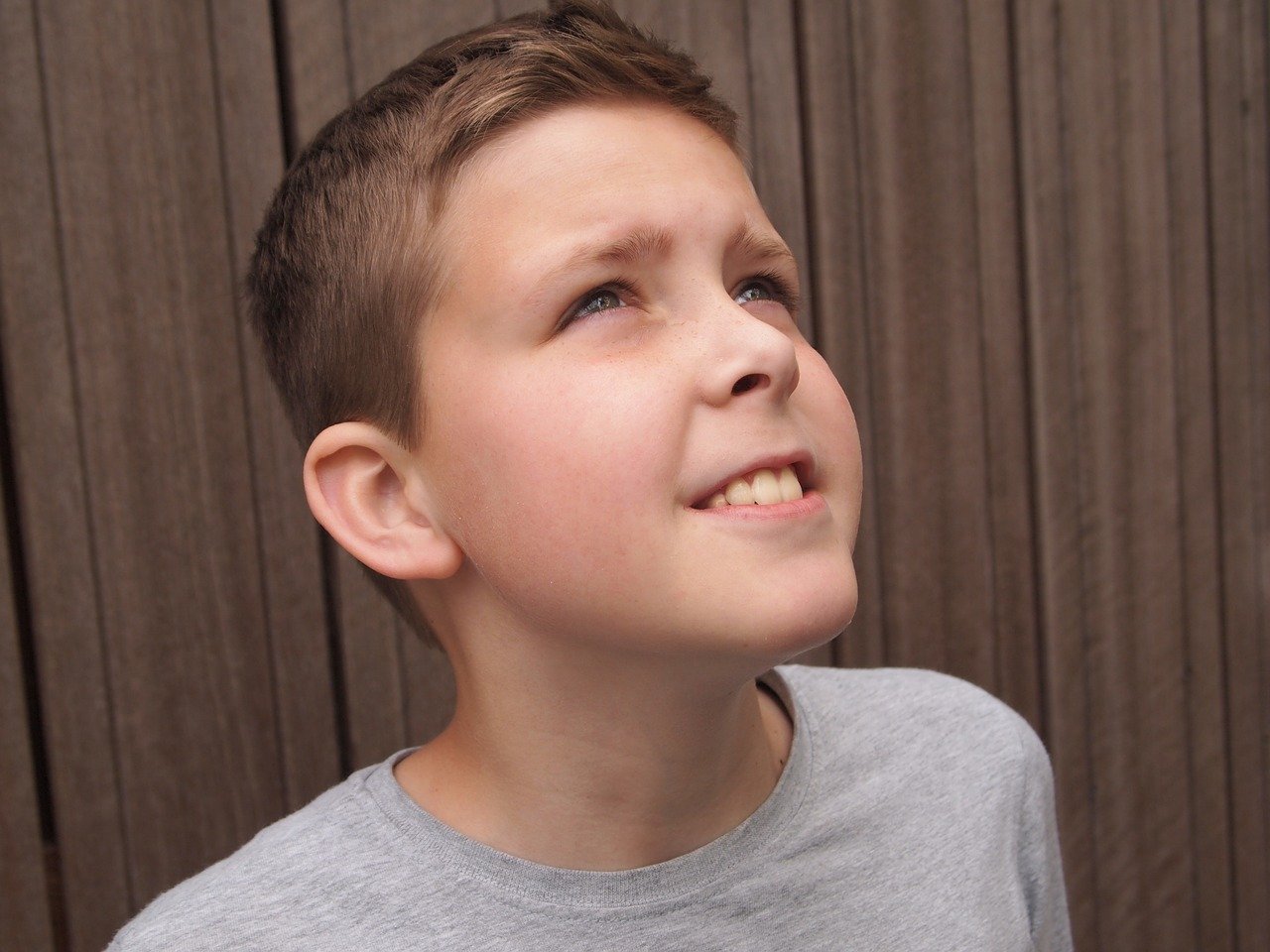 Fot. Pixabay/[url=https://pixabay.com/pl/ch%C5%82opiec-twarz-ogl%C4%85daj-starannie-769077/]jedidja[/url] / [url=  http://pixabay.com/pl/service/terms/#download_terms]CC O[/url]