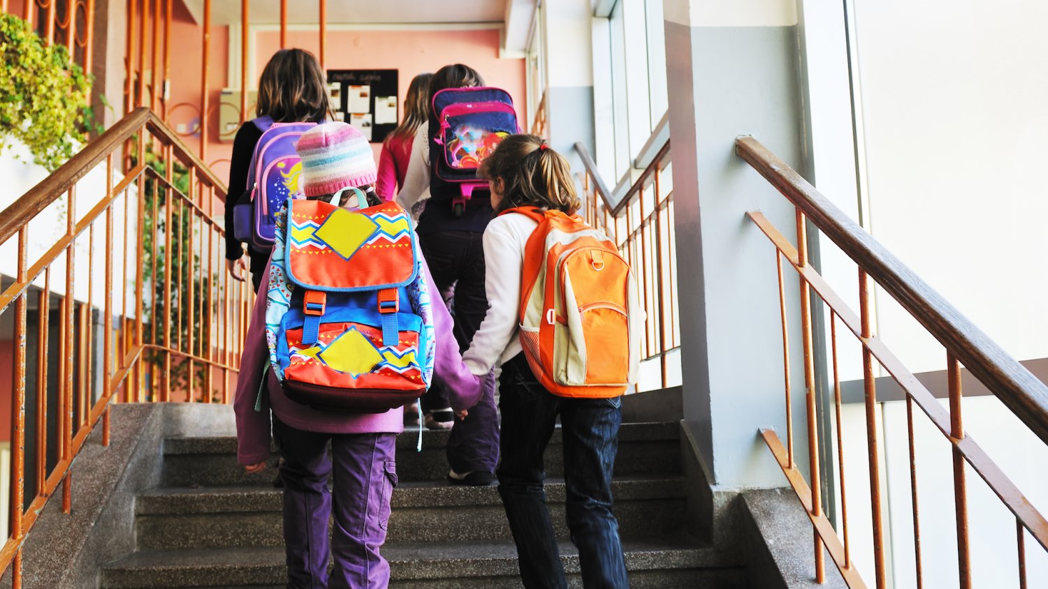 Ratunek dla dzieci ze wsi? MEN wraca do pomysłu, który PiS odrzuciło