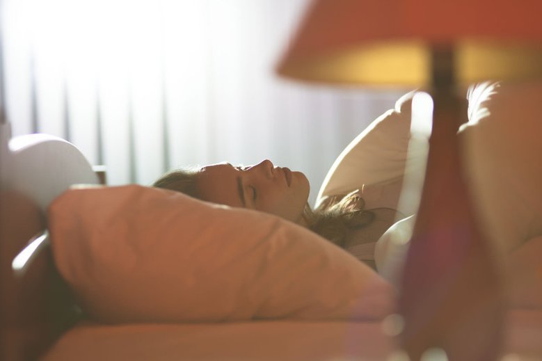 Koszmary senne w upał - skąd się biorą?