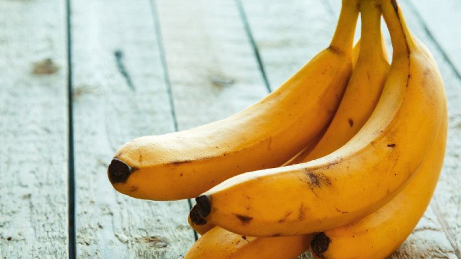 Lepiej nie jeść bananów, które mają w środku czerwoną linię
