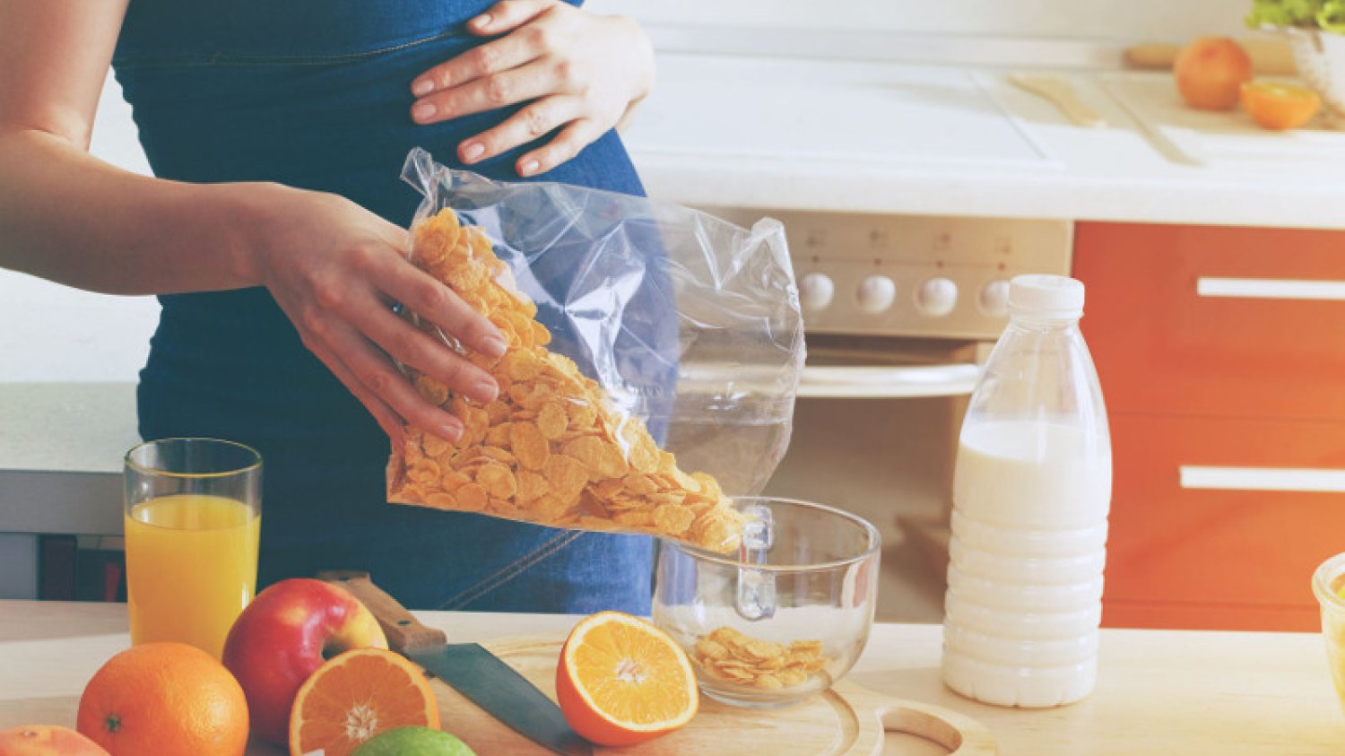 zdrowa dieta w ciąży, co jeść w ciąży, czego nie jeść w ciąży, produkty zakazane w ciąży, dieta w ciąży aby nie przytyć, co pić w ciąży, dieta w ciąży: składniki odzywcze