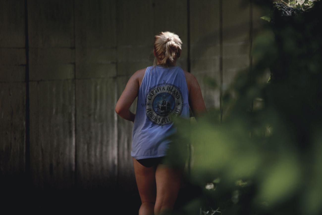 sąsiadka włamała się do ogrodu