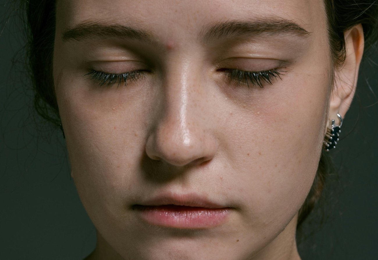 Dziś, jako dorosła osoba, w trakcie kolejnej terapii, mogę powiedzieć głośno: jestem zła.