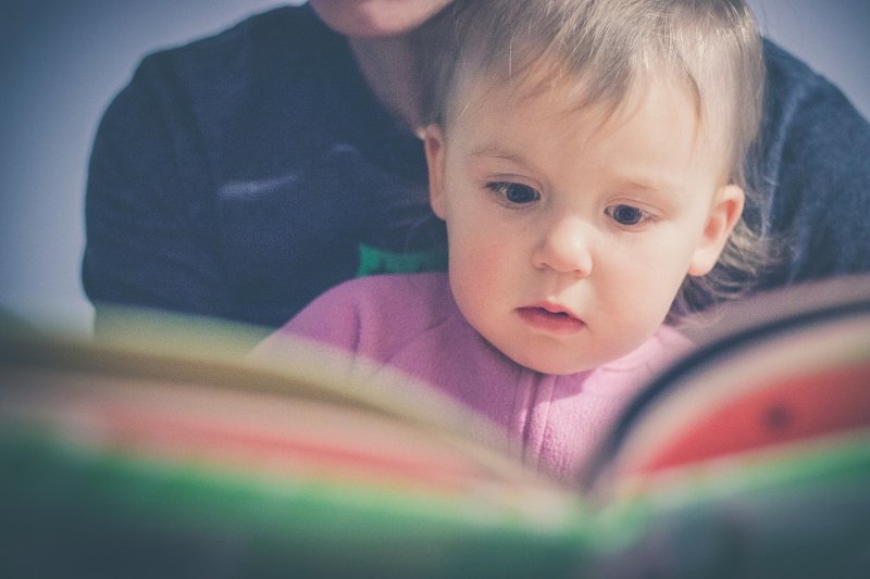 Picturebooki to świetny sposób na pierwszy kontakt dziecka z literaturą. Dodatkowo lektura takich książek rozwija różne umiejętności malucha