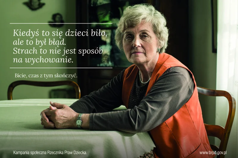 Fot. materiały promocyjne kampanii Rzecznika Praw Dziecka/ [url=http://www.niedlabicia.pl/]"Bicie, czas z tym skończyć" [/url]
