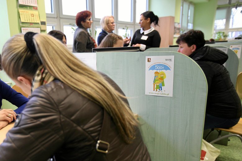 500 plus zostanie wysłane do polskich rodzin jeszcze przed Świętami