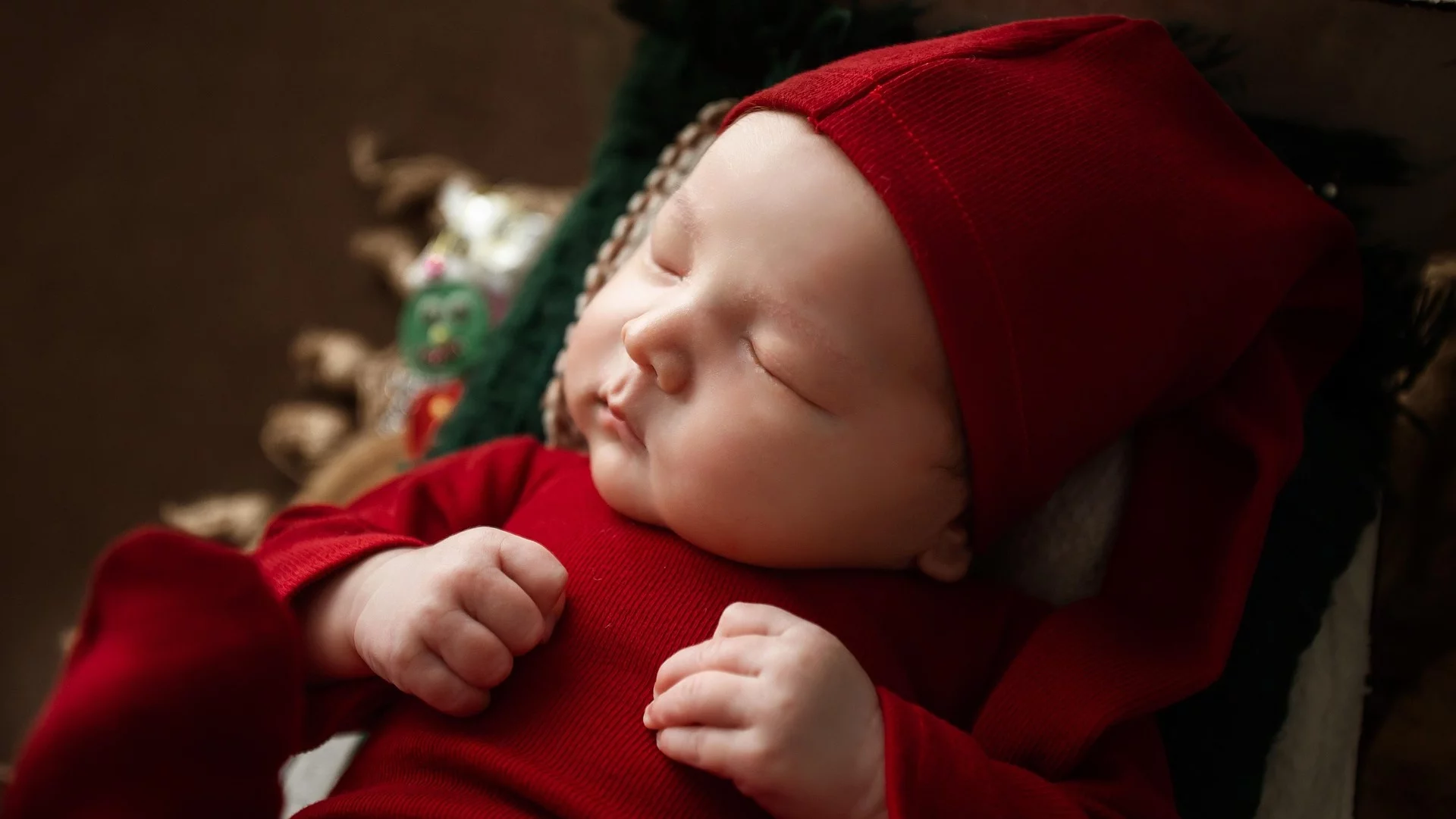 niemowlę w świątecznym wydaniu niemowlę w świątecznym wydaniu
