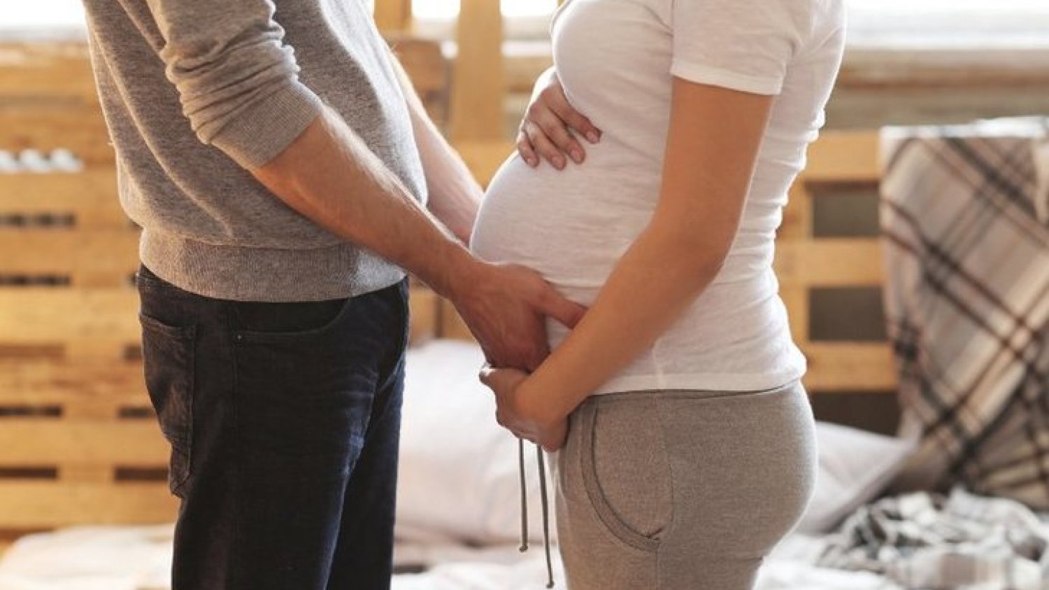 Kiedy najlepiej planować zajście w ciążę? Pora roku może mieć znaczenie