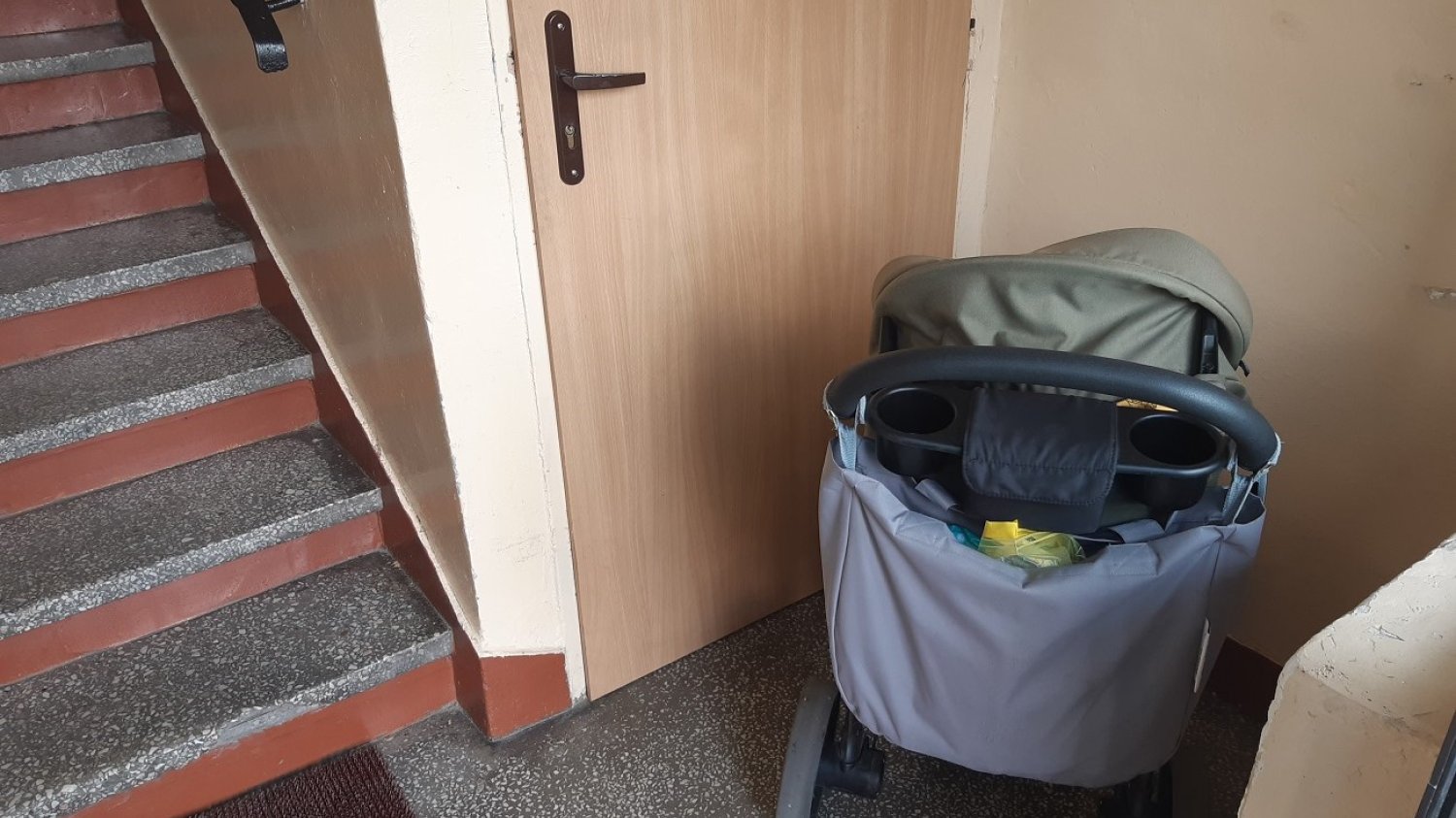 Wózek na klatce