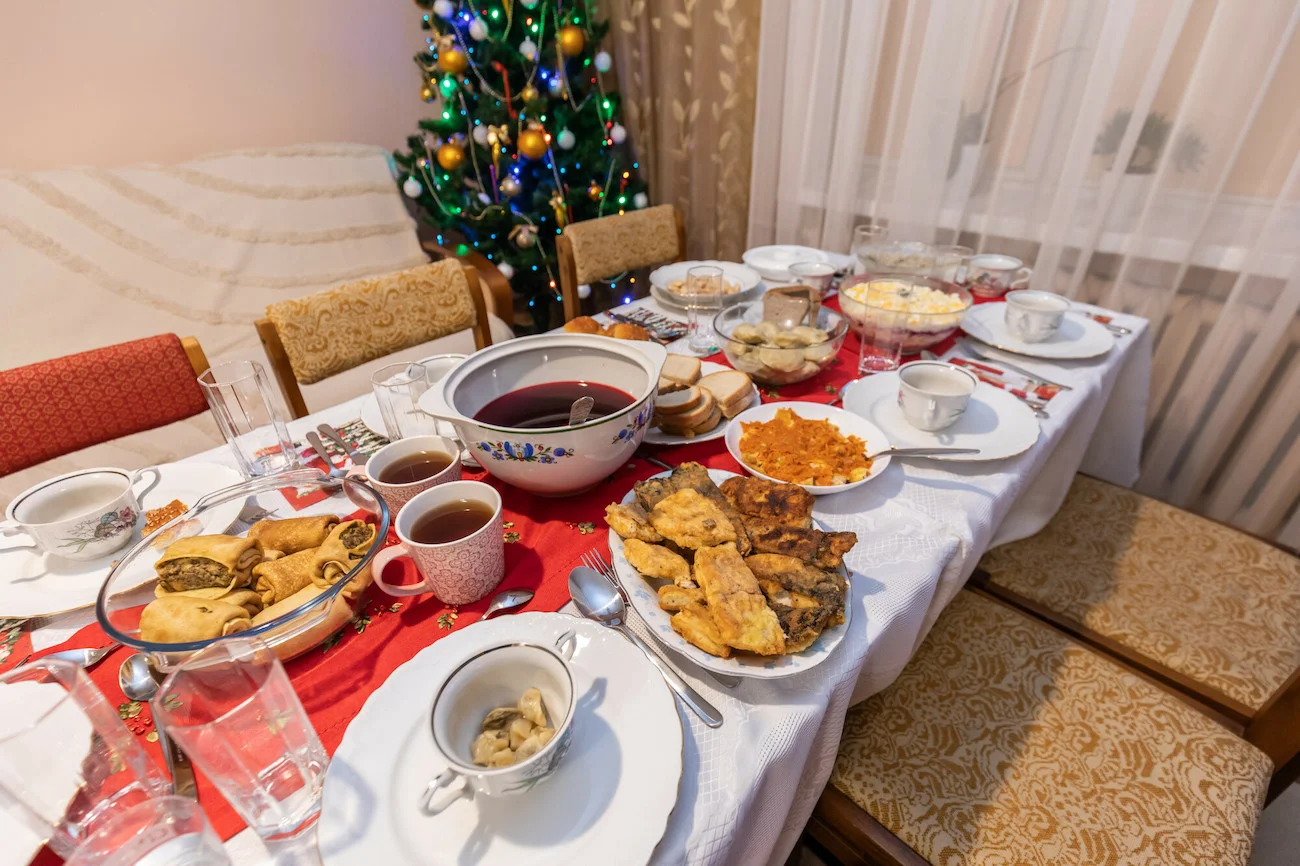 Tradycyjny polski stół wigilijny