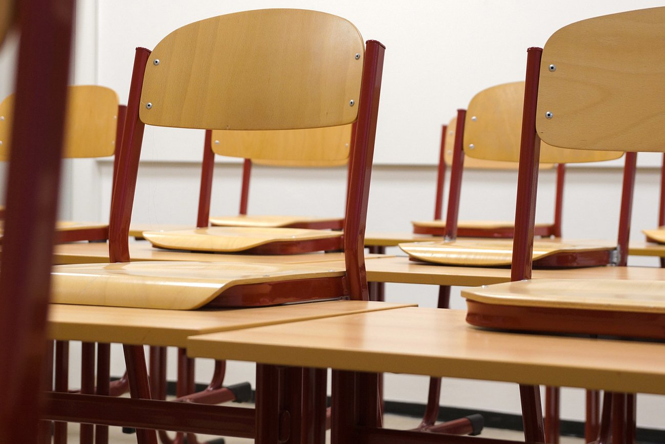 Krzesła w szkole