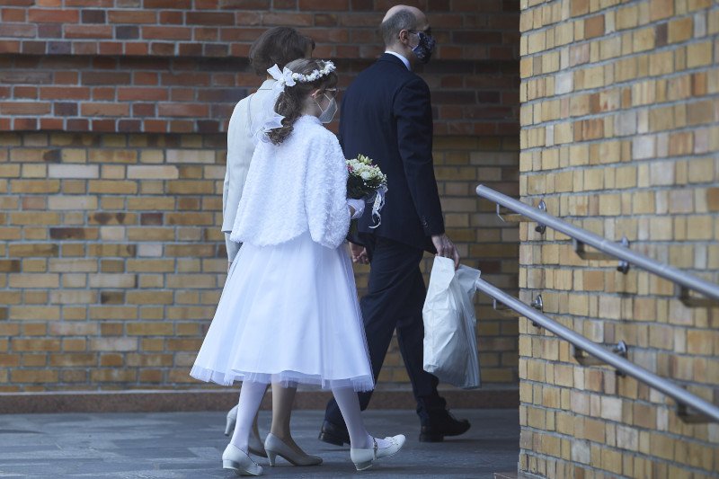 Czy komunie 2021 będą odwołane? Pierwsza Komunia Święta a koronawirus Czy komunie 2021 będą odwołane? Pierwsza Komunia Święta a koronawirus