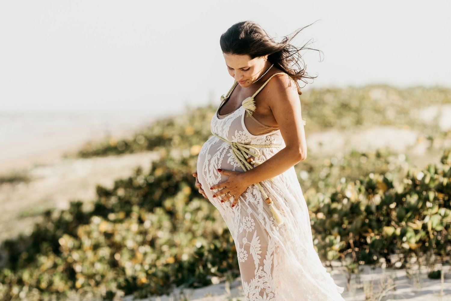 jak przetrwać upał w ciąży, końcówka ciąży w lecie, upał a ciąża, ciąża w upale,