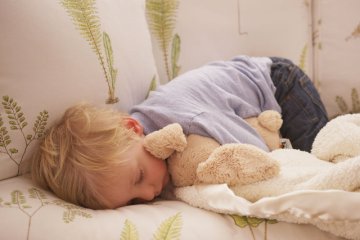Owsica jest jedną z najczęściej występujących chorób pasożytniczych u małych dzieci. Wokół niej krąży wiele mitów