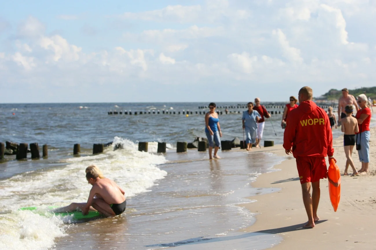 ratownik na plaży