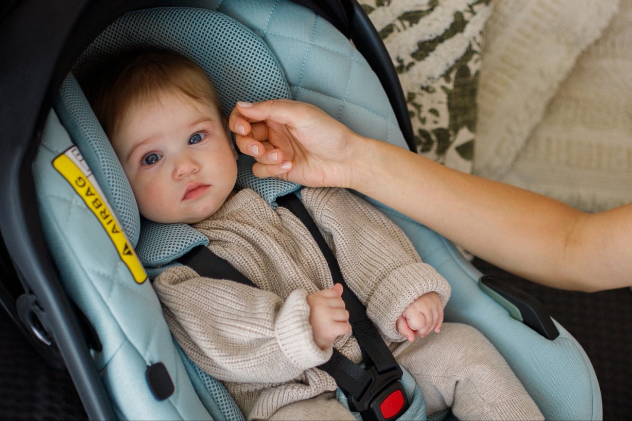 Również zimą dzieciom grozi przegrzanie. Podczas podróży samochodem zwróć uwagę na ten element