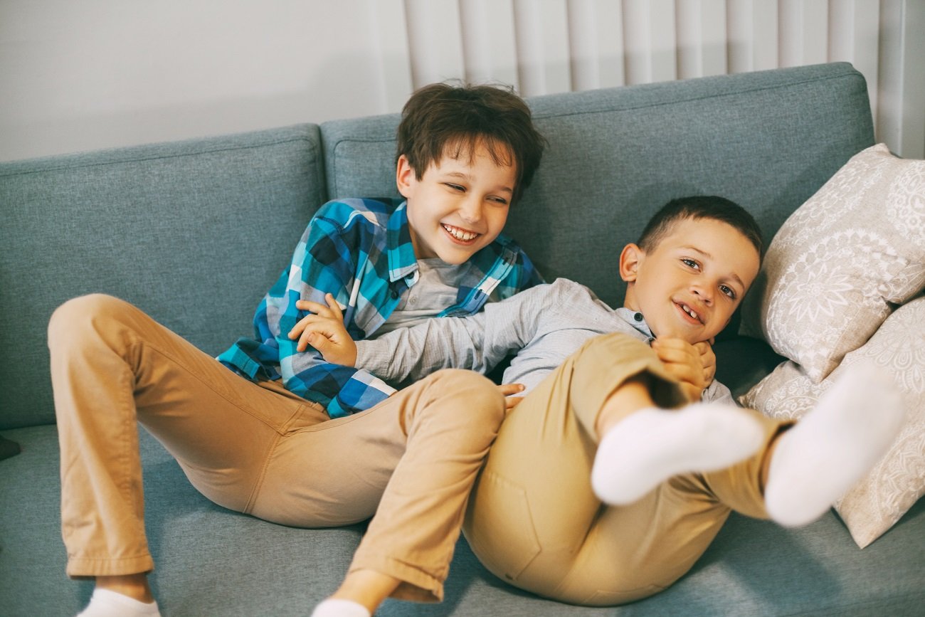 Znalazłam sposób na dziecięce kłótnie. To przykazanie Montessori jest lekiem na całe zło