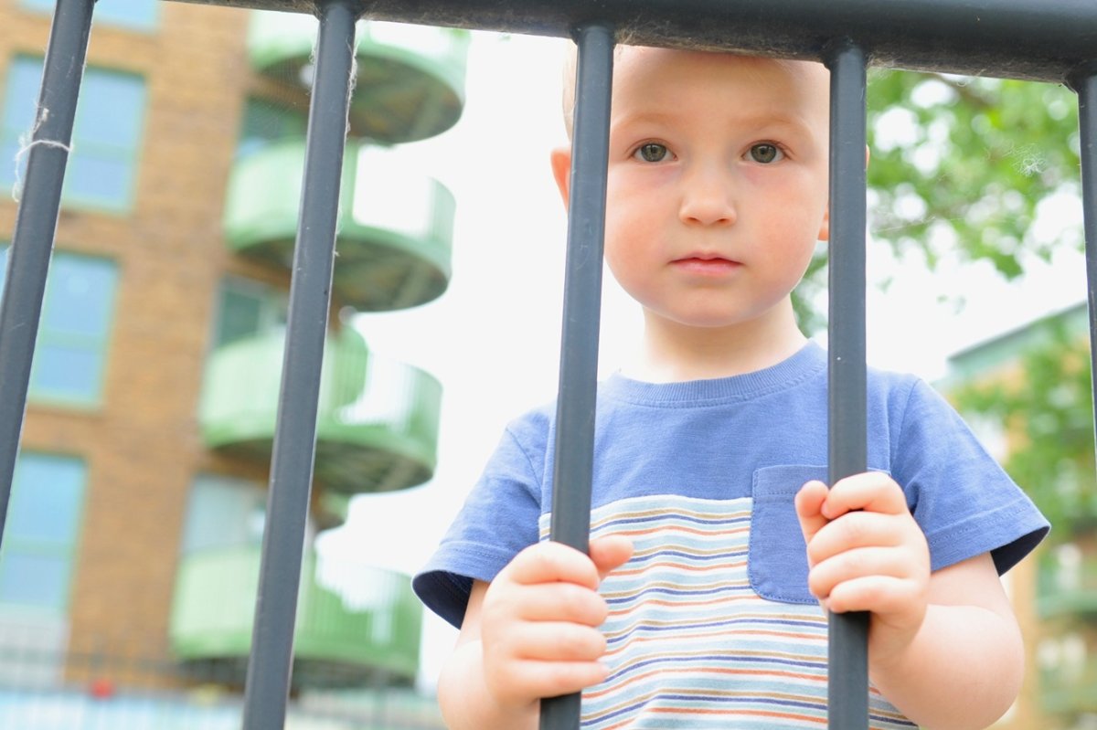 "Nie dostanę klucza do placu zabaw, bo jestem obca". Tak powstają getta dla wybranych