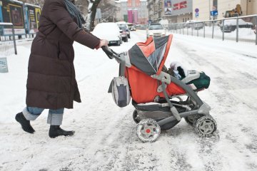Kobieta z wózkiem Kobieta z wózkiem