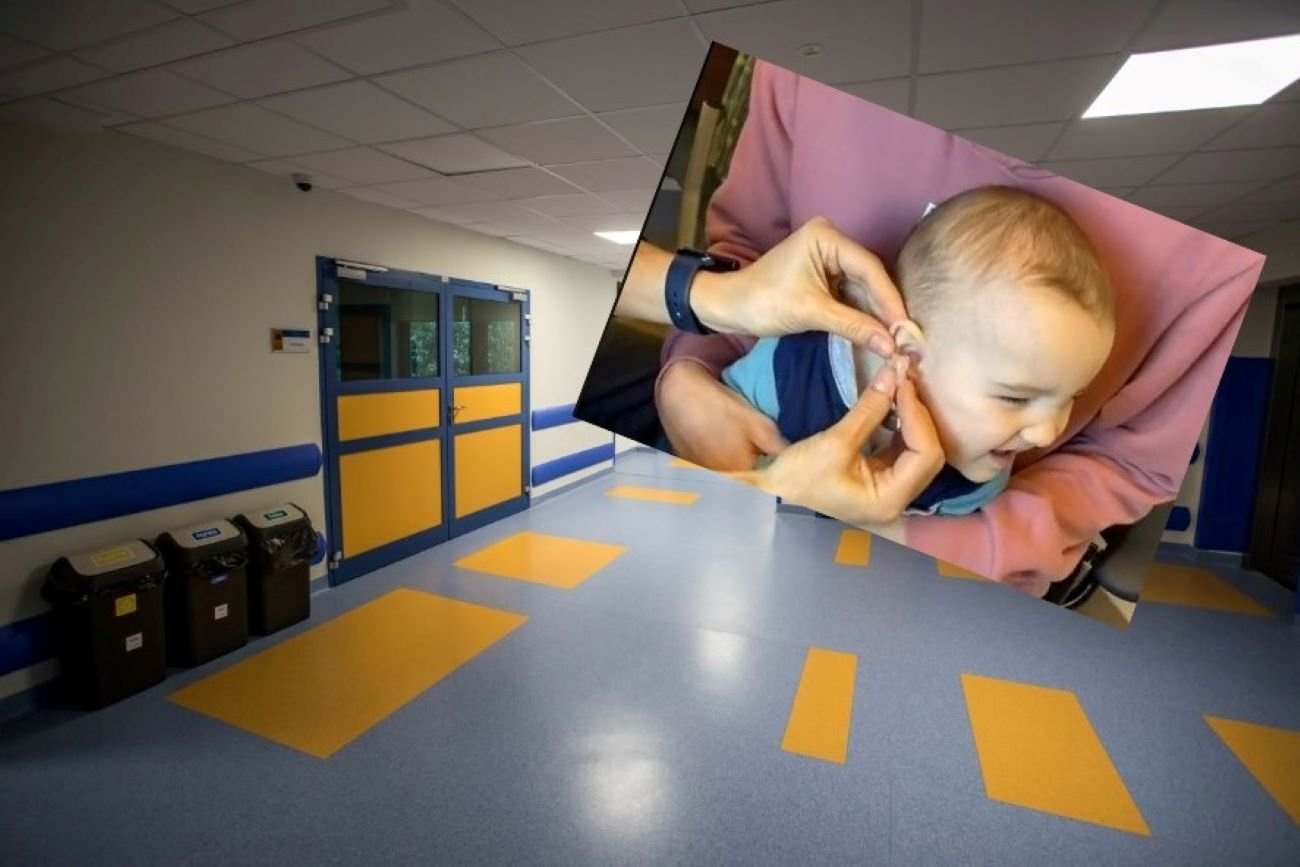 Chłopiec po raz pierwszy słyszy głos rodziców