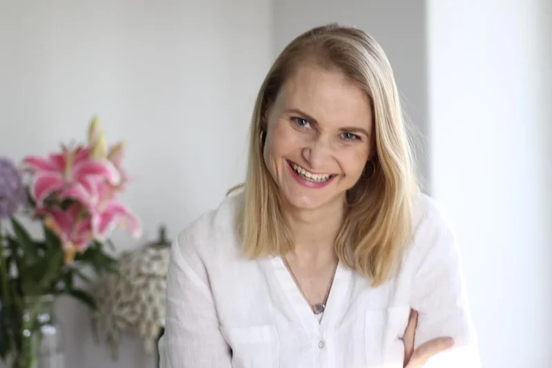 Agnieszka Stefaniuk jest mamą siedmiorga dzieci, autorką i blogerką  "Family fun by mum"