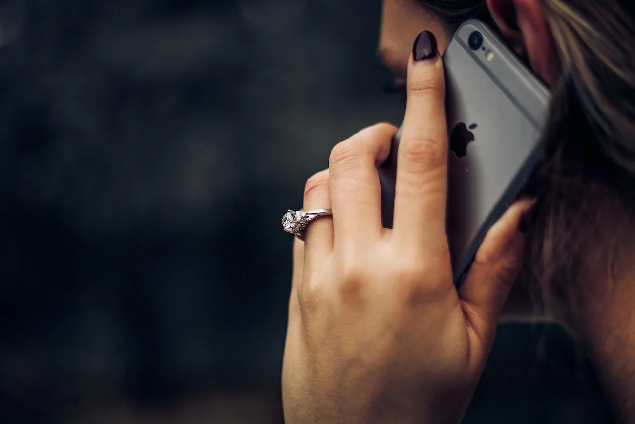 Sztuczna inteligencja może być wykorzystywana w oszustwach telefonicznych